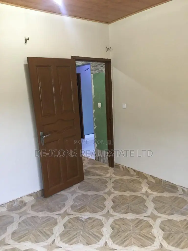 2bdrm Duplex in De-Icons Real Estate, Awutu Senya East Municipal
