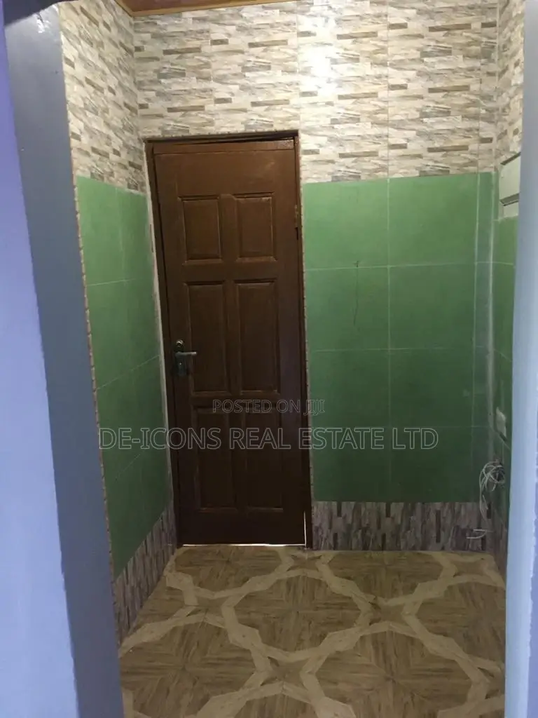 2bdrm Duplex in De-Icons Real Estate, Awutu Senya East Municipal