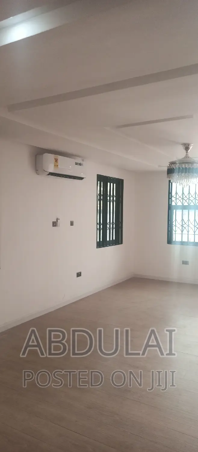 5bdrm House in Abdulai, Pillar 2 for rent