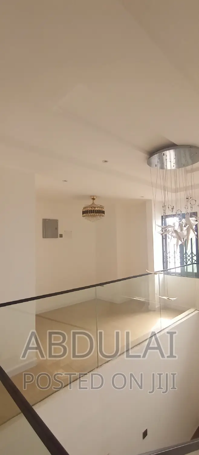 5bdrm House in Abdulai, Pillar 2 for rent