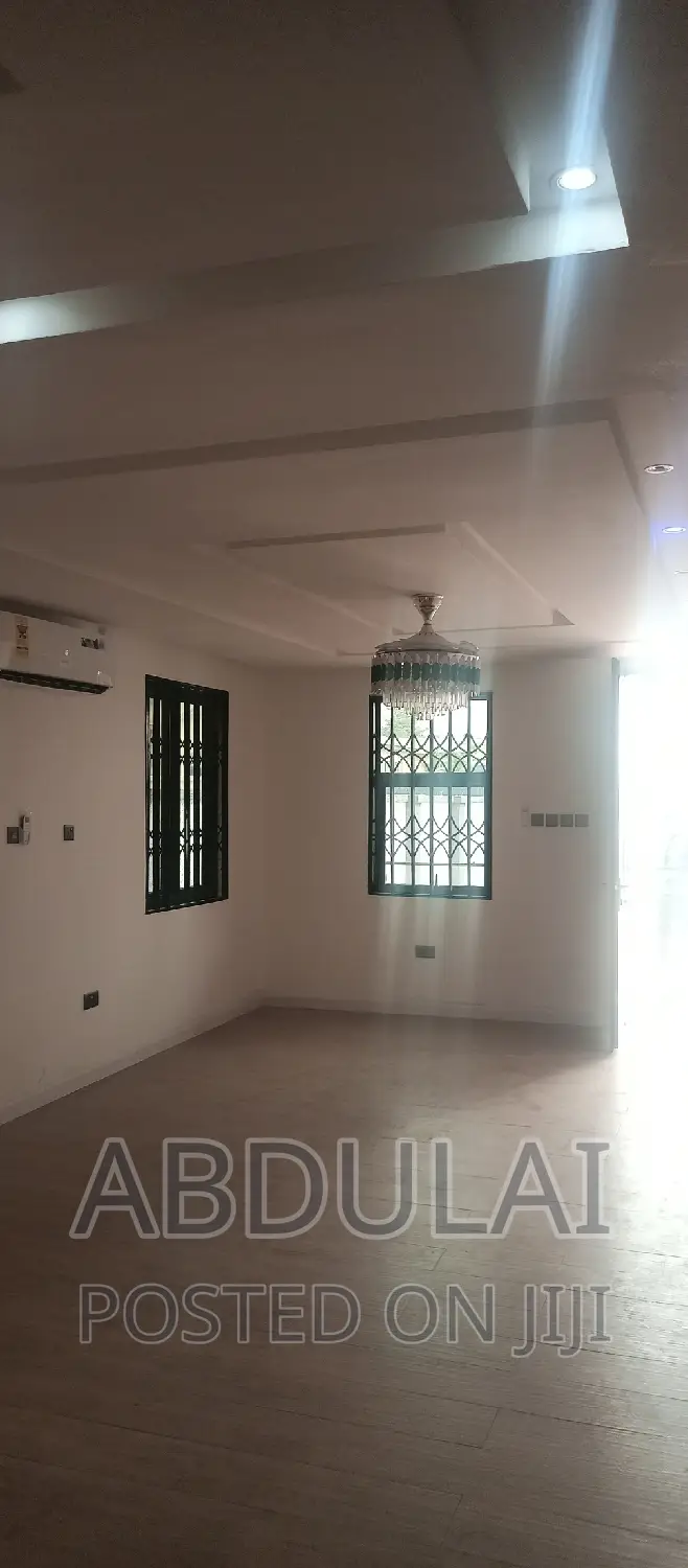 5bdrm House in Abdulai, Pillar 2 for rent
