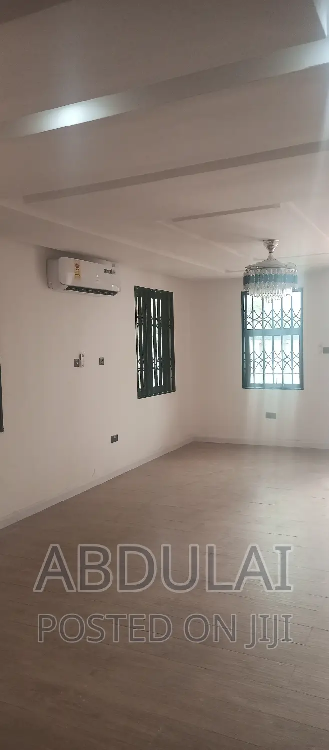 5bdrm House in Abdulai, Pillar 2 for rent