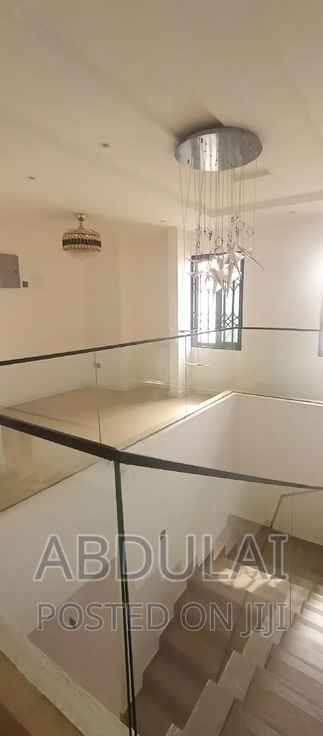 5bdrm House in Abdulai, Pillar 2 for rent