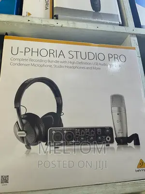 Behringer U-Phoria Studio PRO