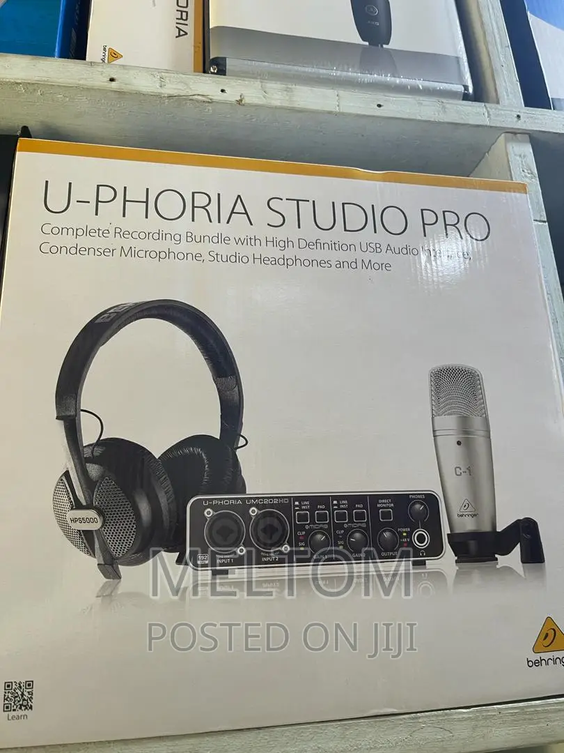 Behringer U-Phoria Studio PRO