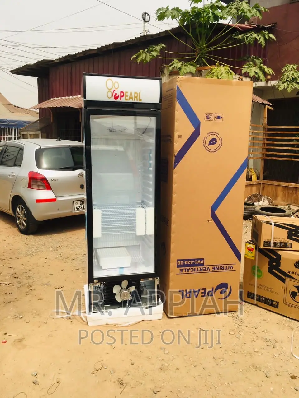 Classic Design Pearl PVC-424 Single Door Beverage Cooler.