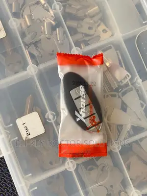 XHORSE XSNIS2EN Nissan Style Universal Smart Key 4-BTNS