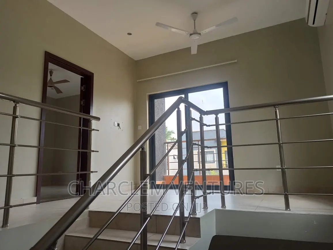 3bdrm House in Charclem Ventures, North Legon for sale