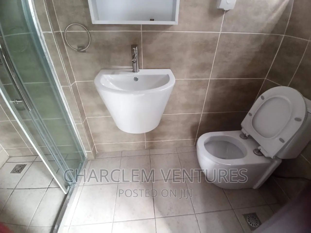 3bdrm House in Charclem Ventures, North Legon for sale
