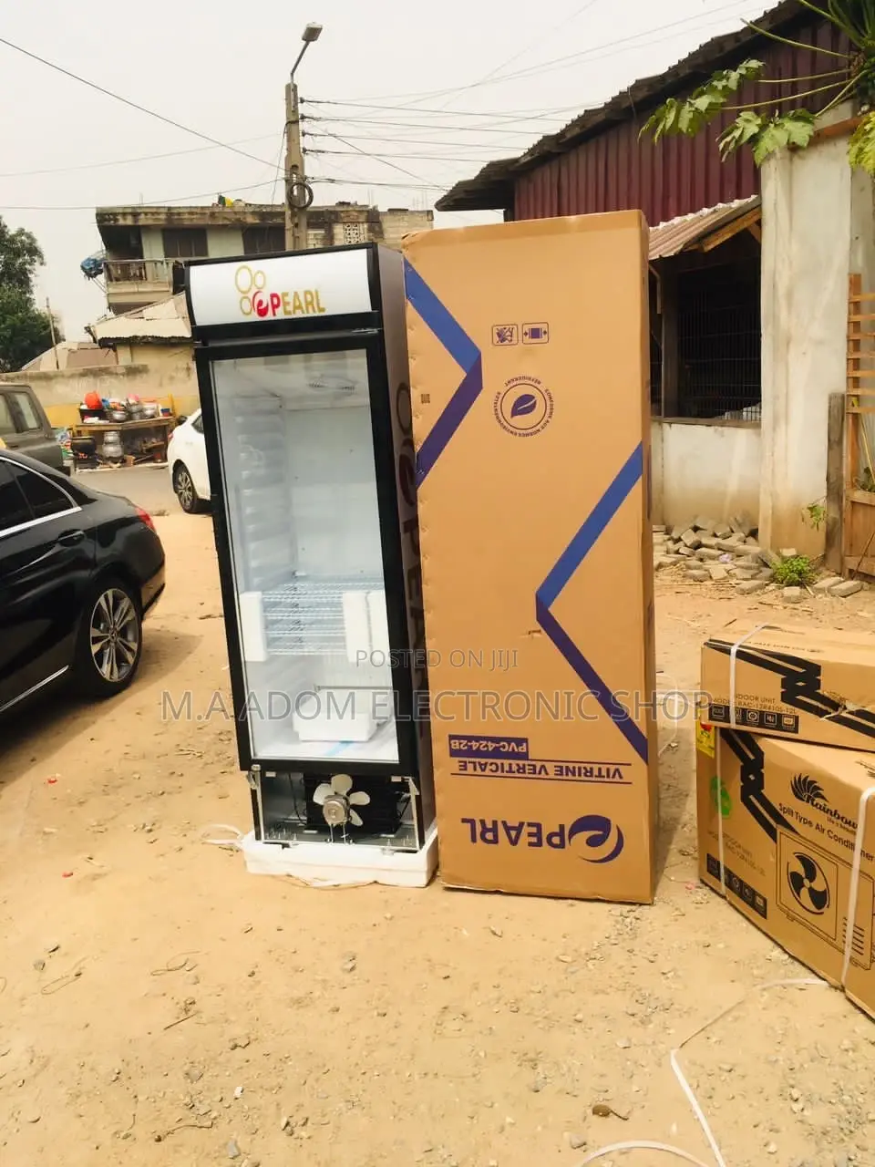 Extremely Chilling Pearl PVC-424 Single Door Display Fridge.