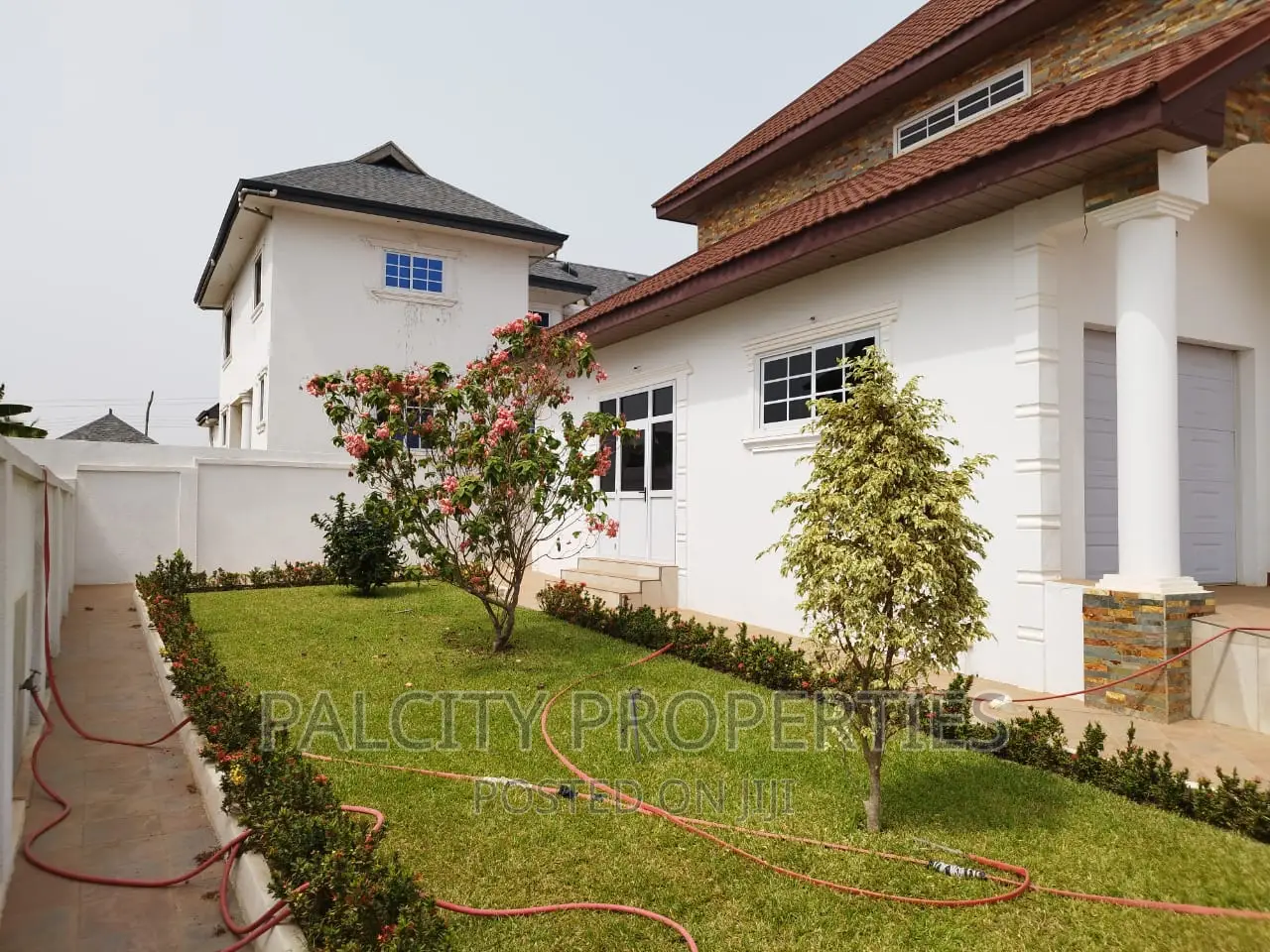 5bdrm House in Diamond Hills, Kumasi Metropolitan for sale