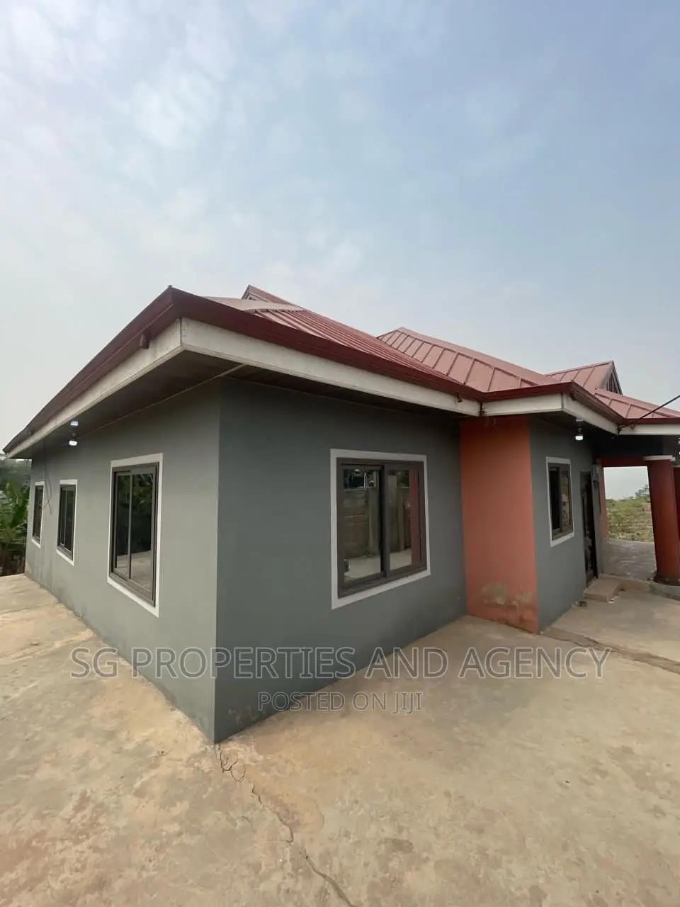 4bdrm House in Adonten, Danfa for sale