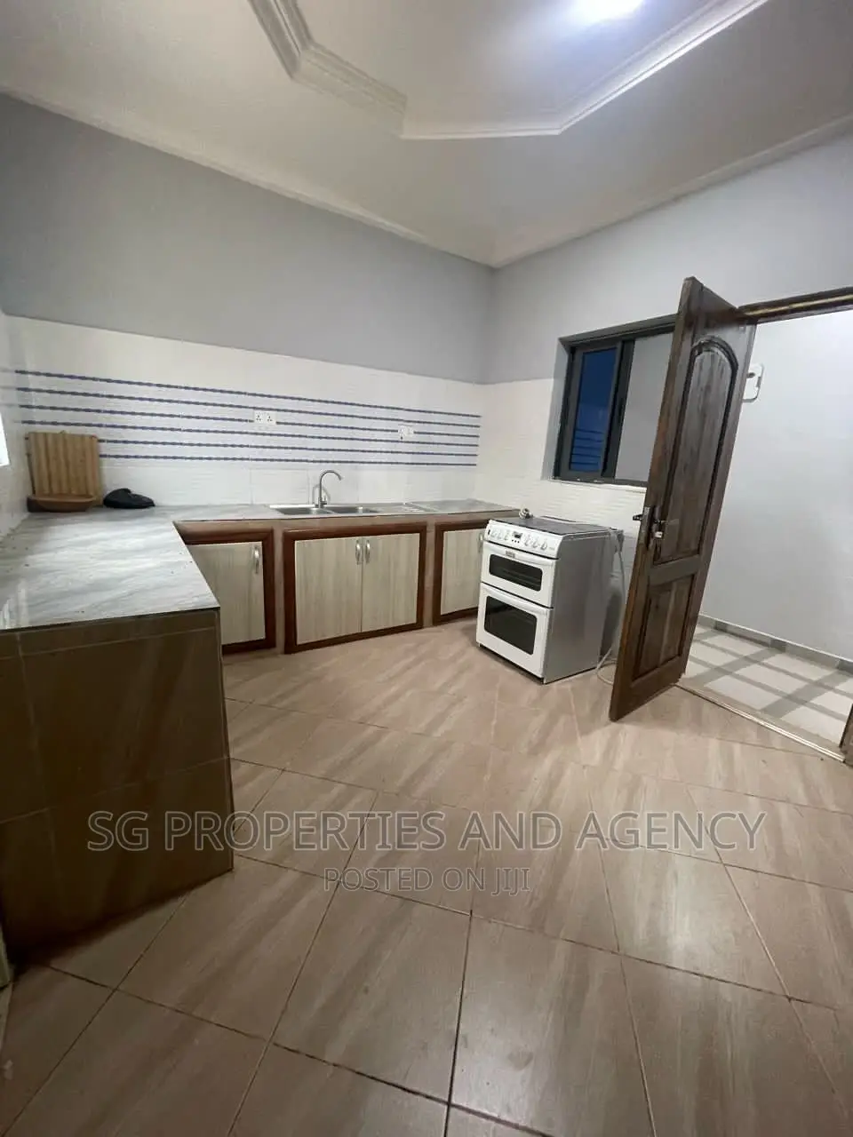 4bdrm House in Adonten, Danfa for sale