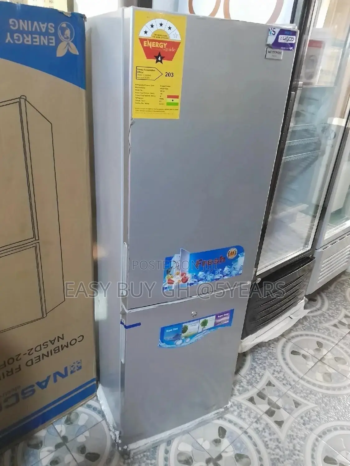 109L Westpool Fridge/Freezer + Blender
