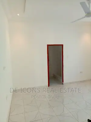 3bdrm Mansion in De-Icons Real Estate, Awutu Senya East Municipal