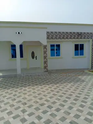 3bdrm Mansion in De-Icons Real Estate, Awutu Senya East Municipal
