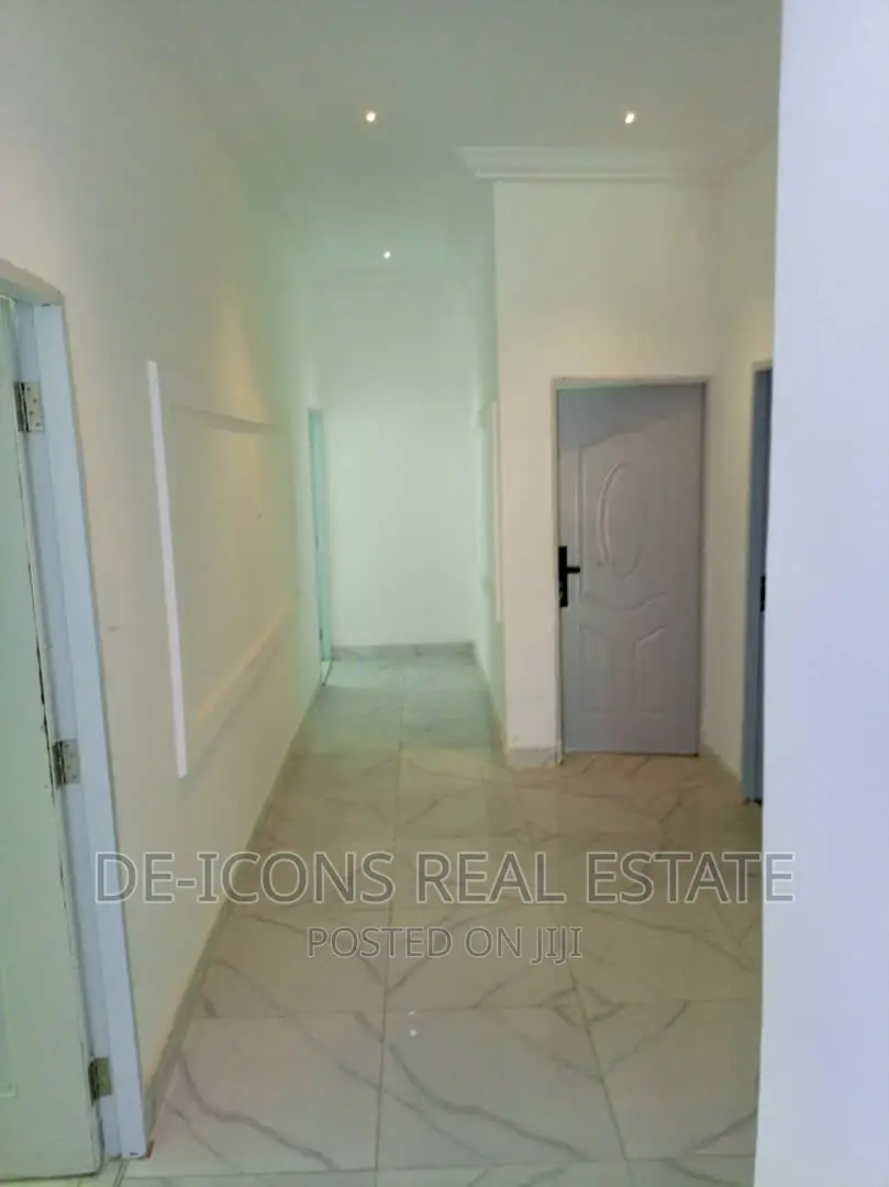 3bdrm Mansion in De-Icons Real Estate, Awutu Senya East Municipal