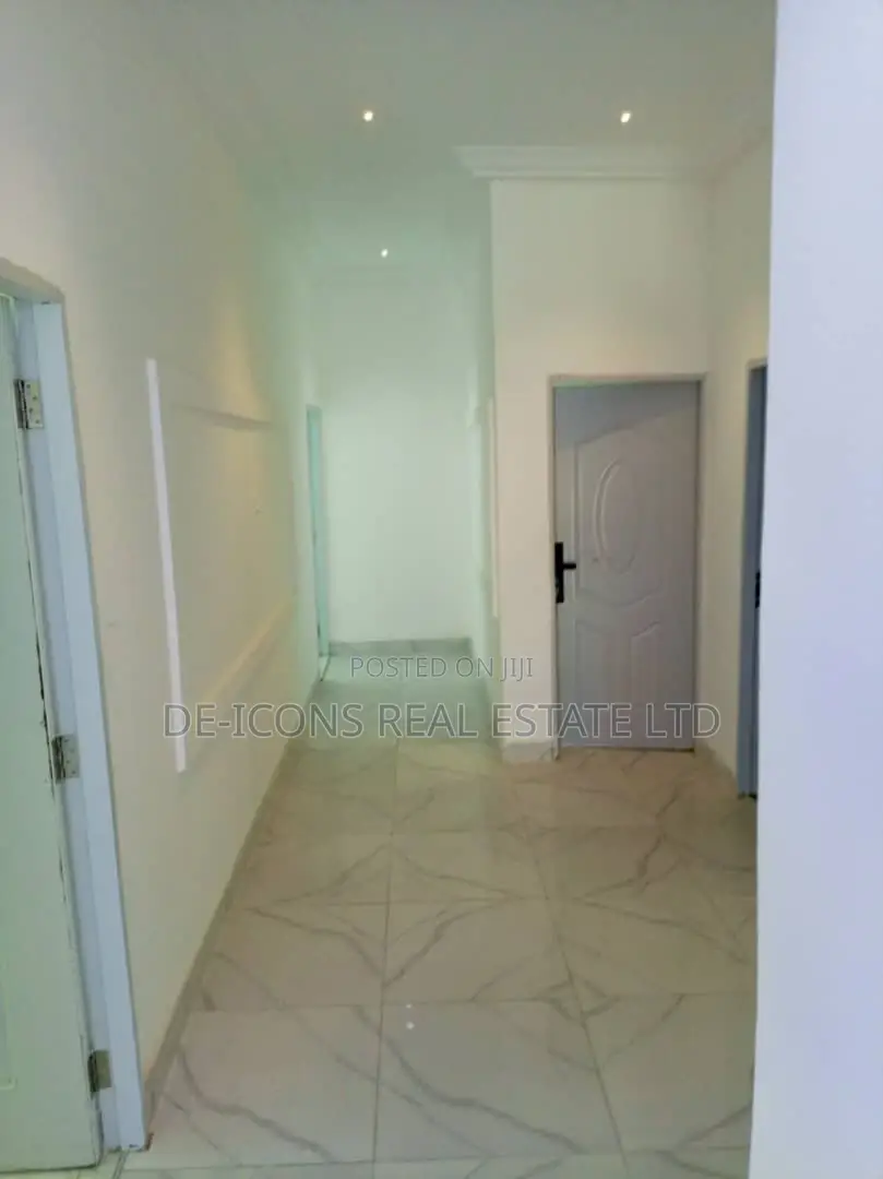 3bdrm Mansion in De-Icons Real Estate, Awutu Senya East Municipal