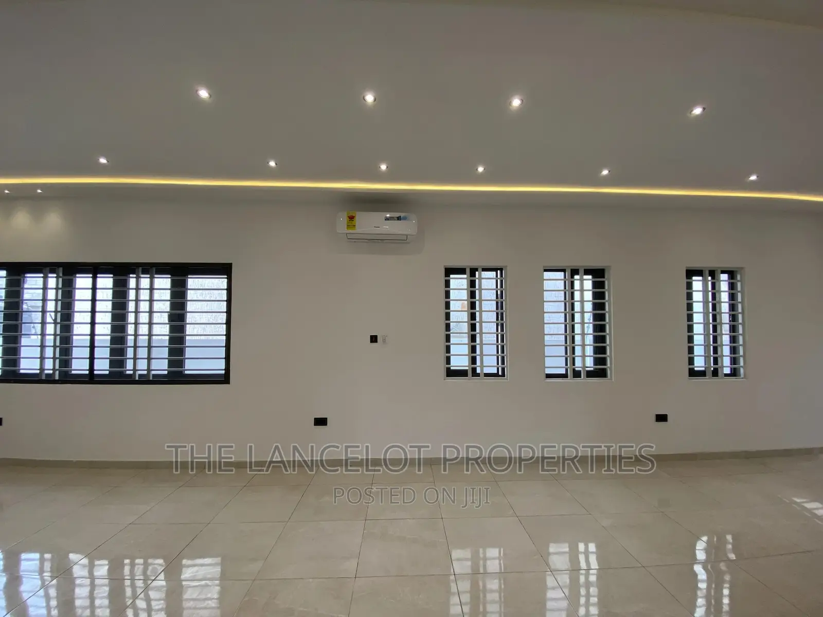 5bdrm House in East Legon for sale