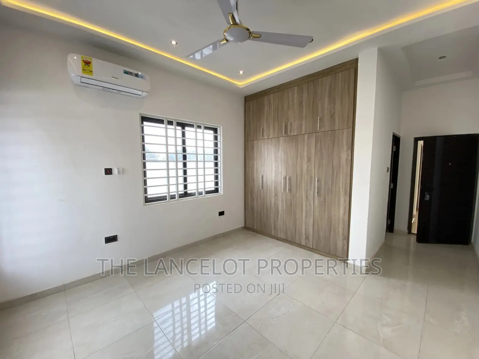 5bdrm House in East Legon for sale