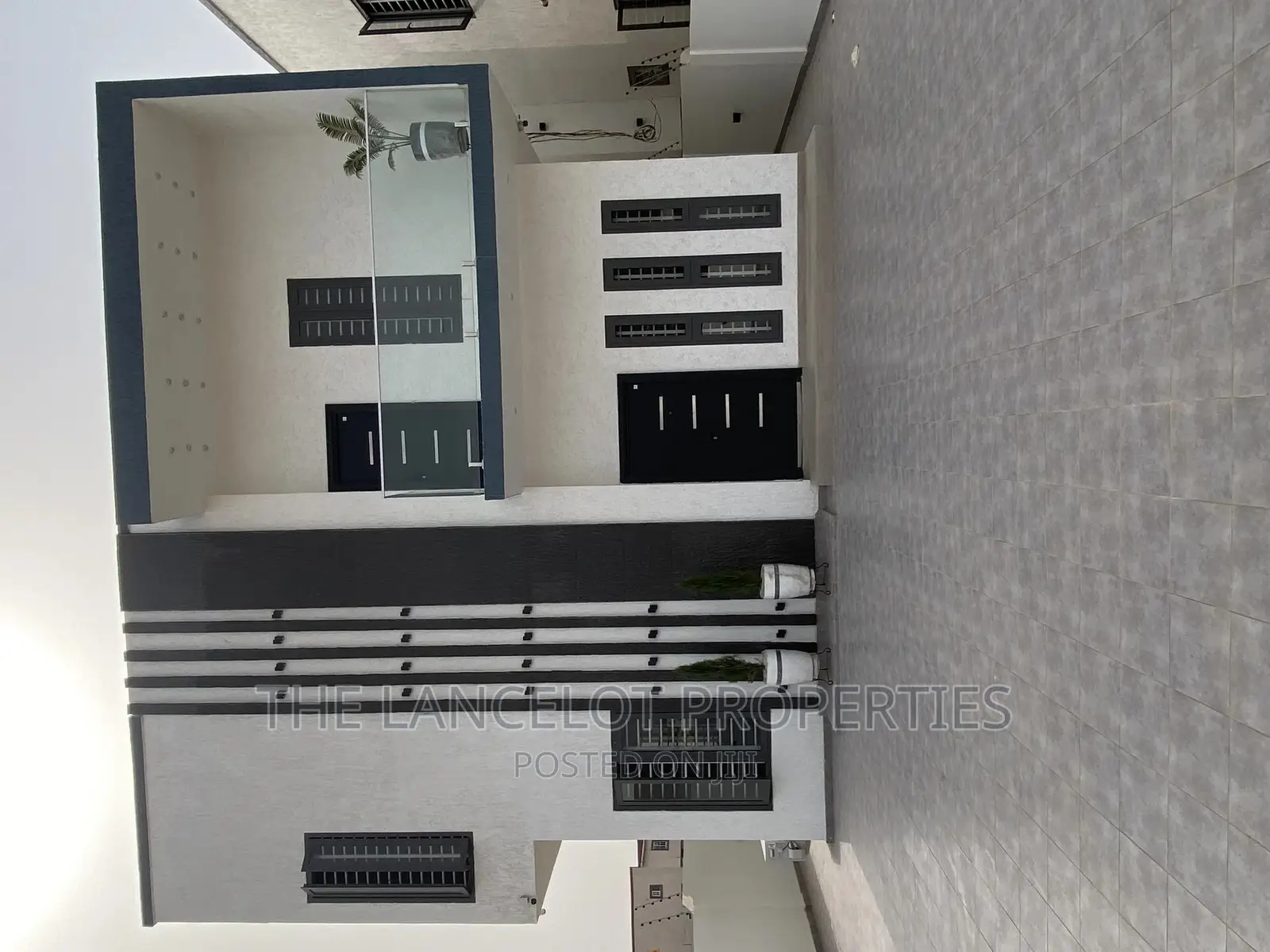 5bdrm House in East Legon for sale