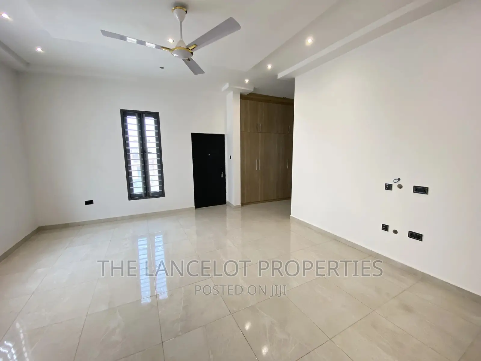 5bdrm House in East Legon for sale