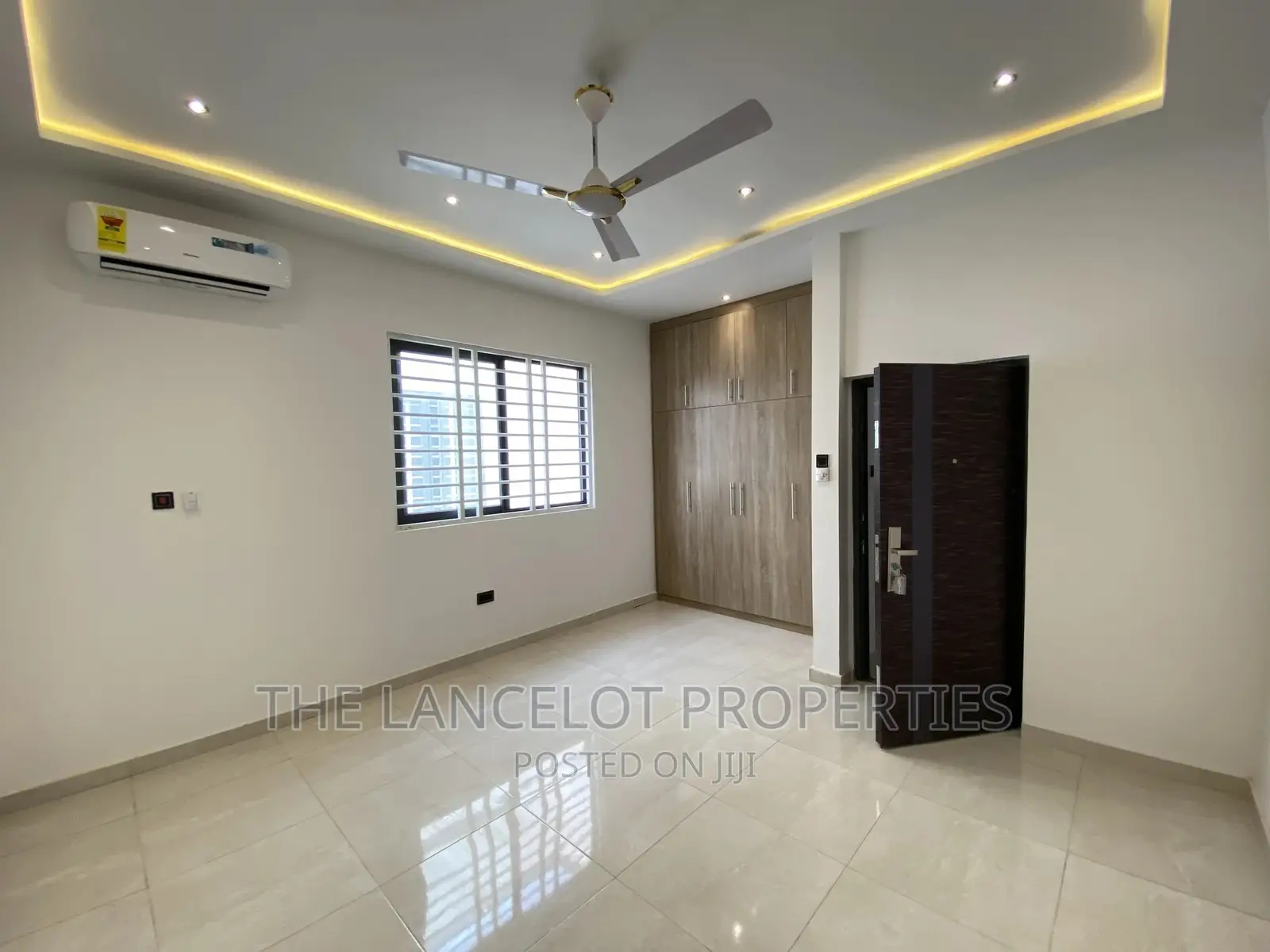 5bdrm House in East Legon for sale