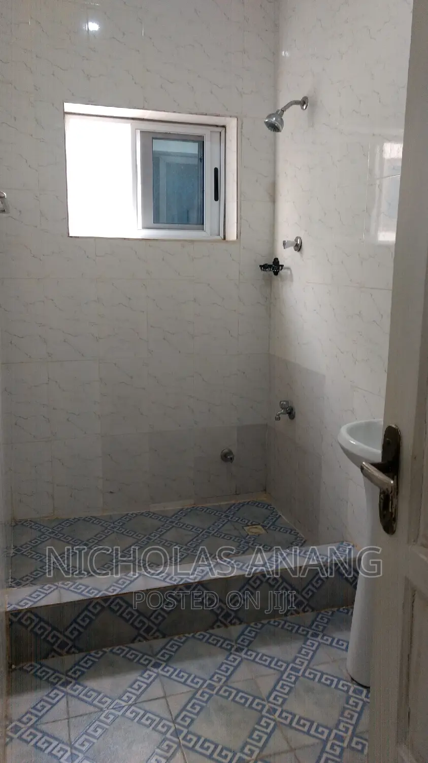 2bdrm Apartment in Dorns Properties, New Town for rent