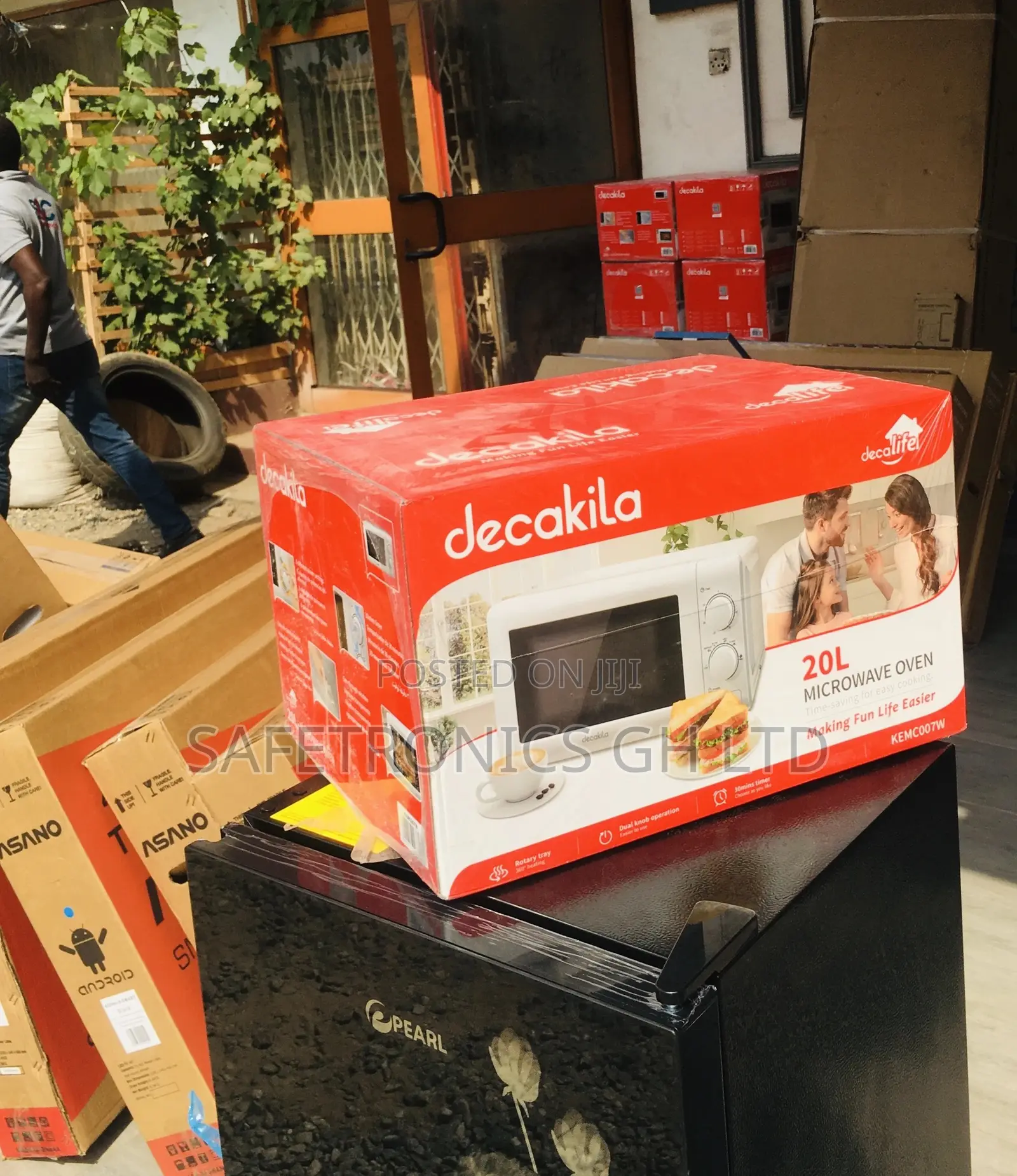 White Black 20 Liters Electric Decakila Countertop Microwave