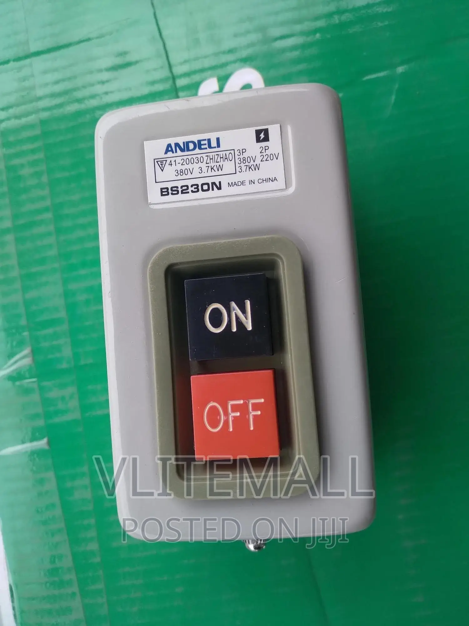 BS230 Power Pushbutton Switch