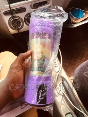 Portable and Rechargeable Battery Mini Juice Blender