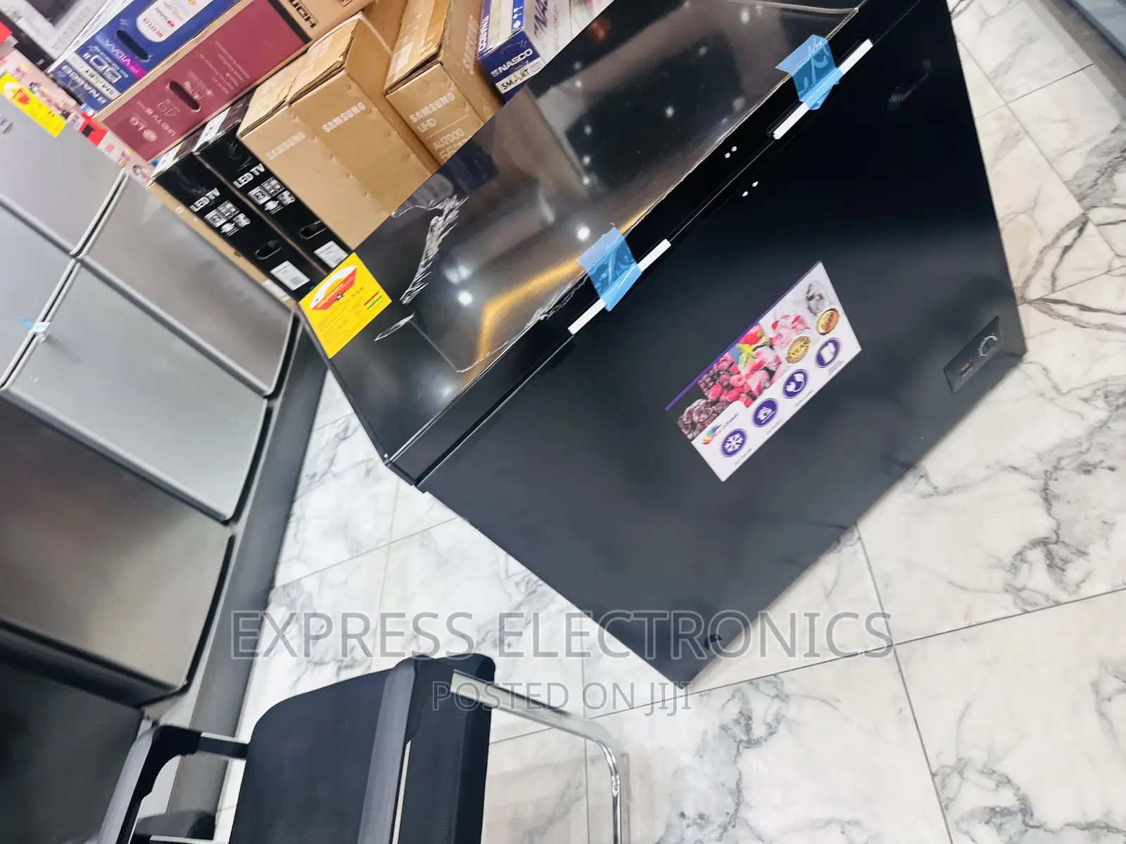 RCF-244 200L Chest Freezer Single Door Black Rainbow 
