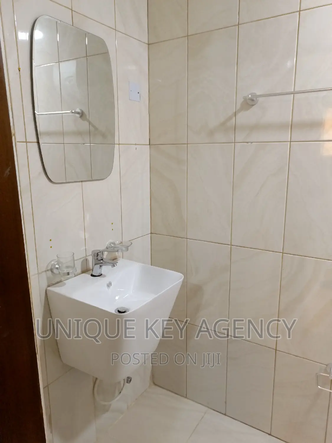 Furnished 1bdrm Apartment in Unique Key Agency, Osu for rent