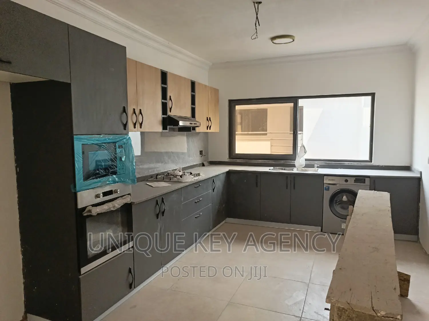 2bdrm Apartment in Unique Key Agency, Airport Residential Area