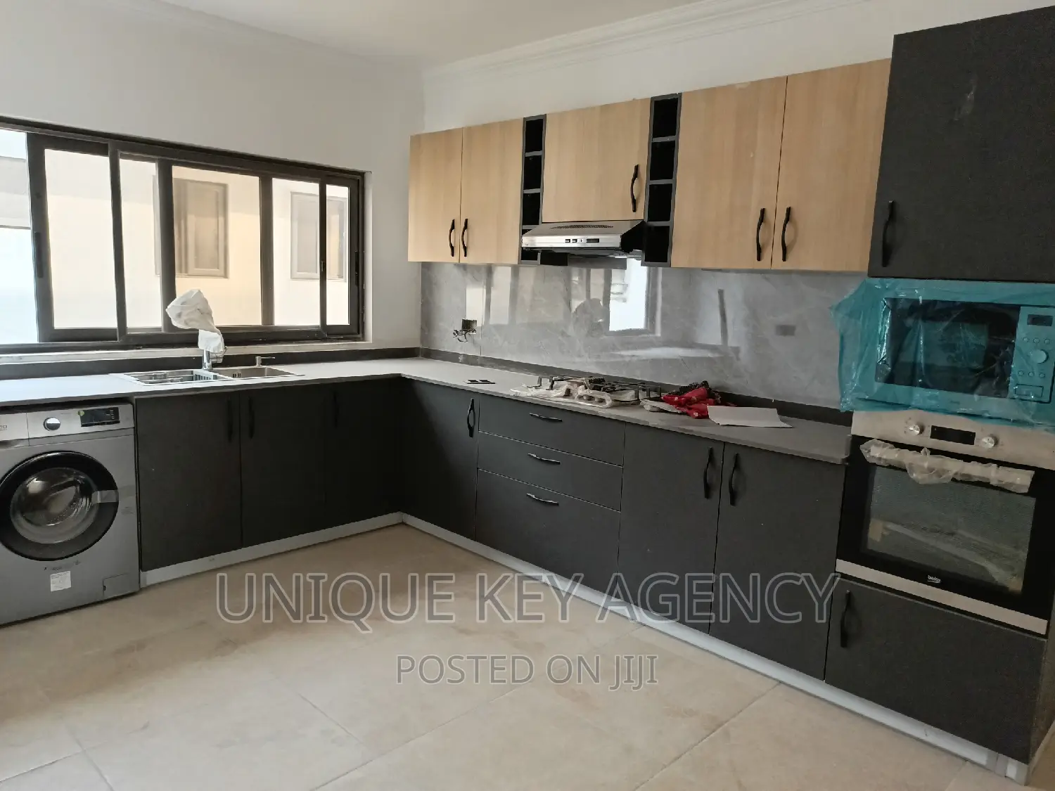 2bdrm Apartment in Unique Key Agency, Airport Residential Area