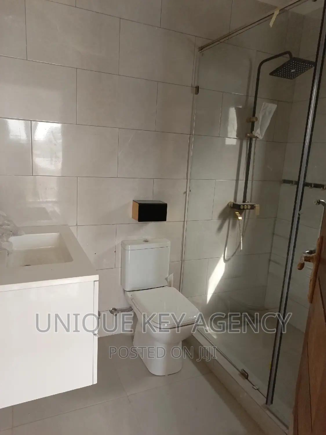 2bdrm Apartment in Unique Key Agency, Airport Residential Area
