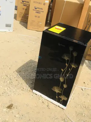 Black Singledoor Pearl Topfreezer 82L Tabletop Glass Fridge