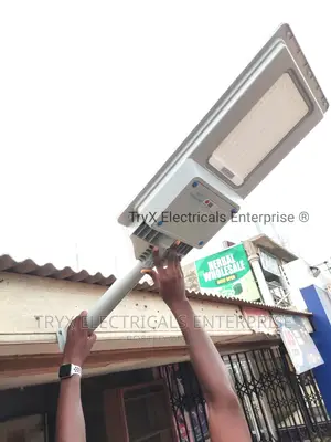 Aurora Lens 1000W Solar Street Light