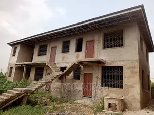 2bdrm Block of Flats in Community 25 Tema for sale