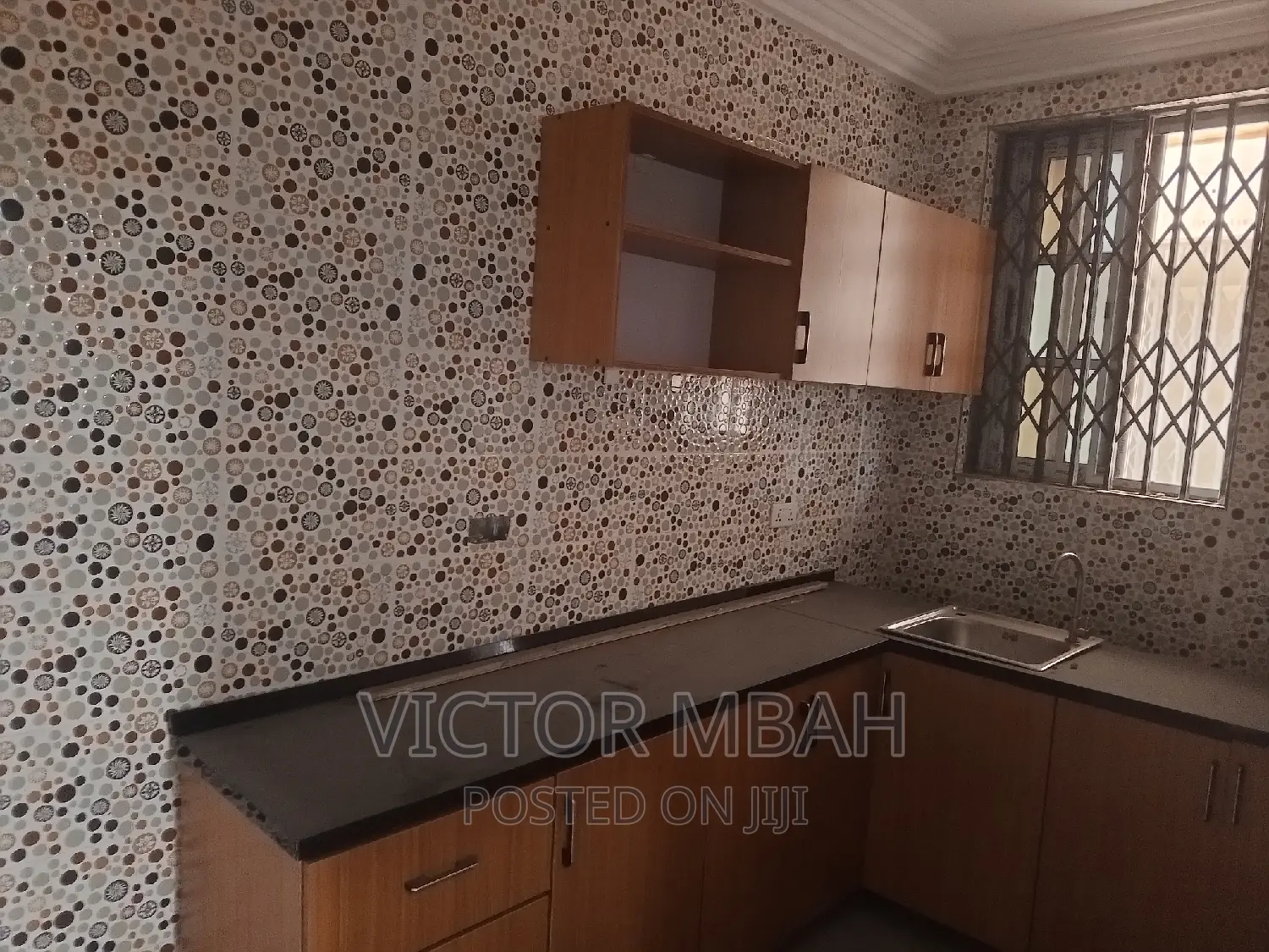2bdrm Block of Flats in Community 25 Tema for sale