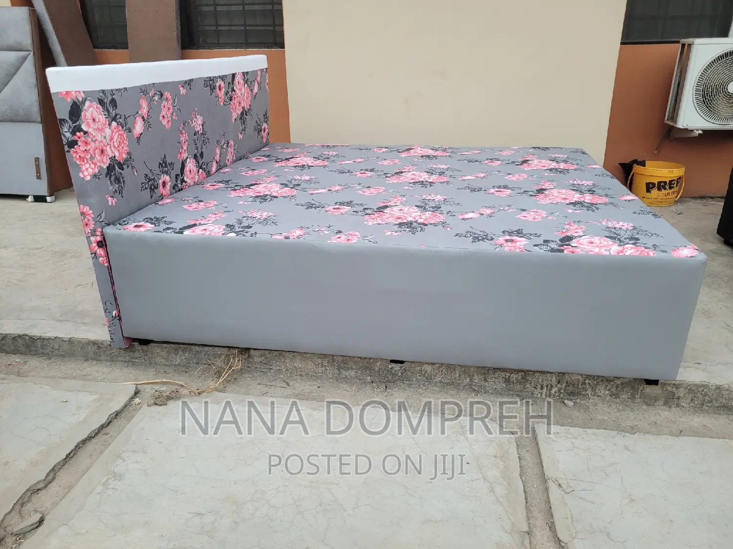 Inbuilt Queen Size Bed