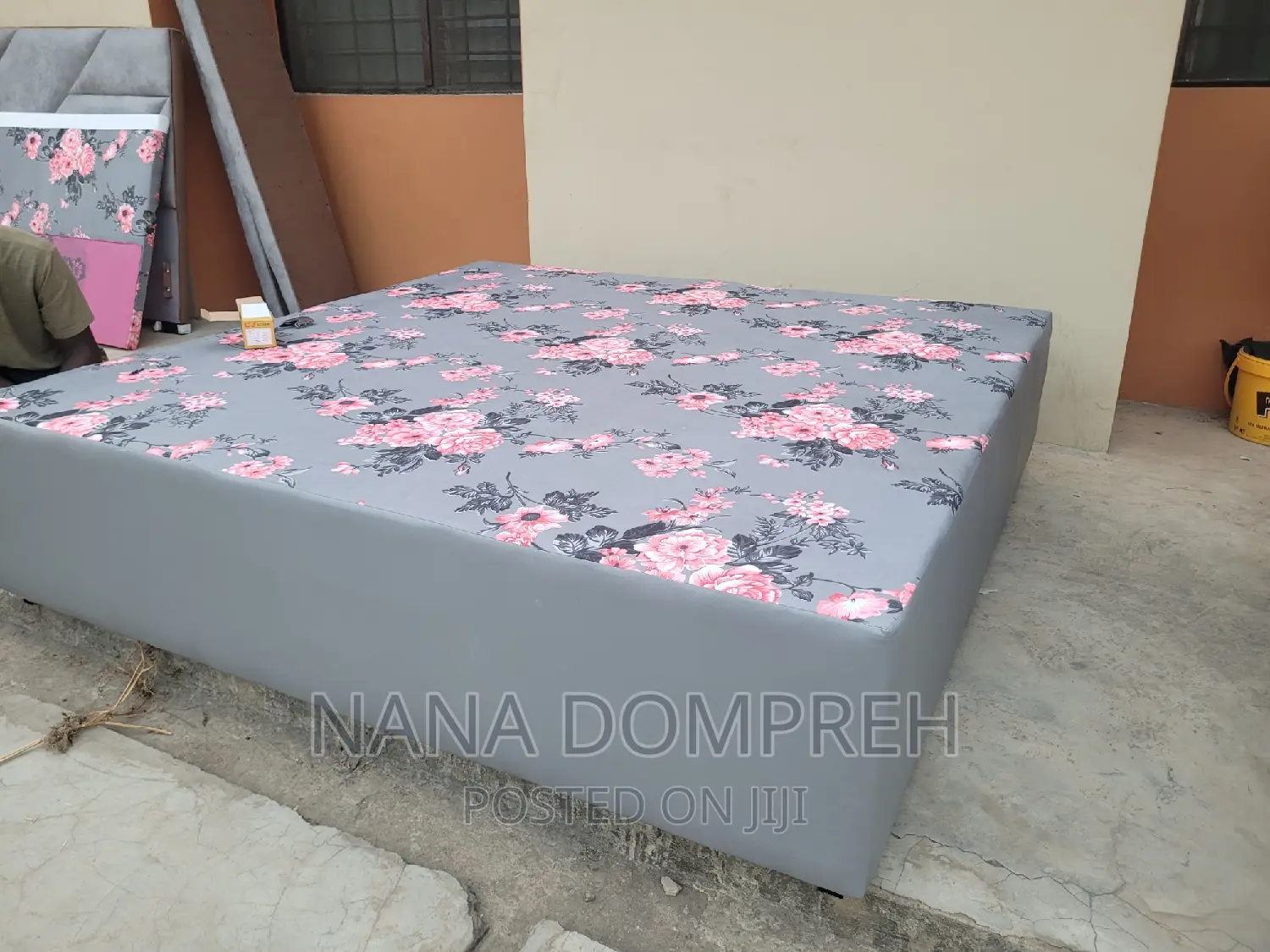 Inbuilt Queen Size Bed