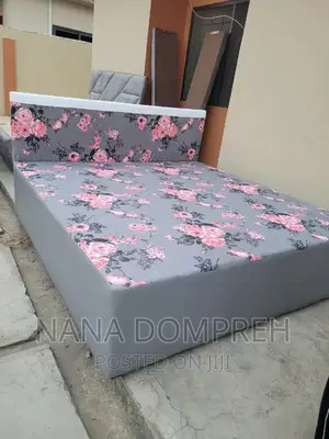 Inbuilt Queen Size Bed