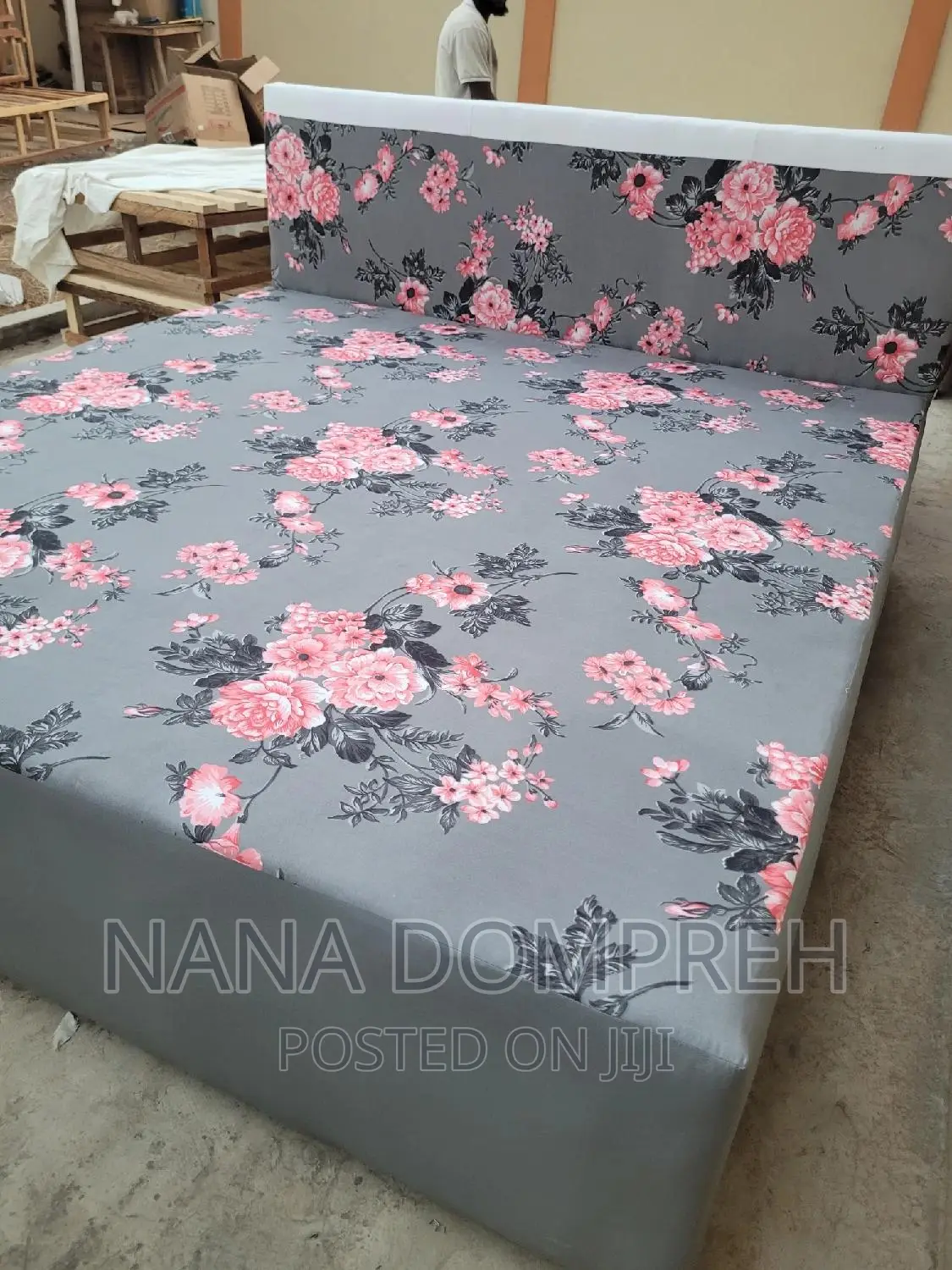 Inbuilt Queen Size Bed