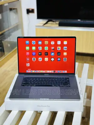 Laptop Apple MacBook Pro 2019 4GB Intel Core i9 SSD 1T