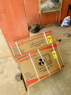Lovely Design Sunnywalk 1.5hp Splittype Air Conditioner,R410