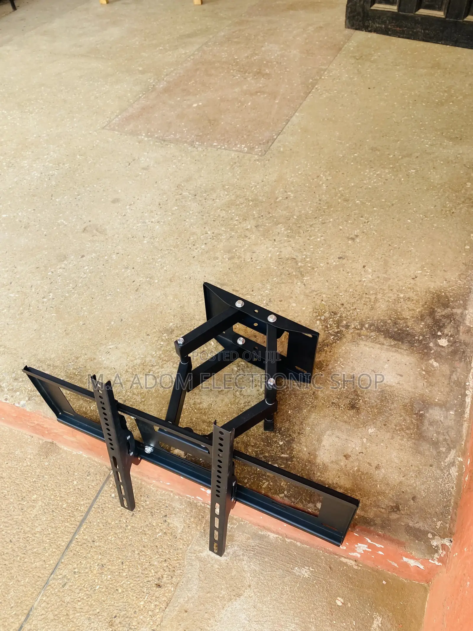 Brand New Wall Mount for 32”-75 Inch Tv,Black.