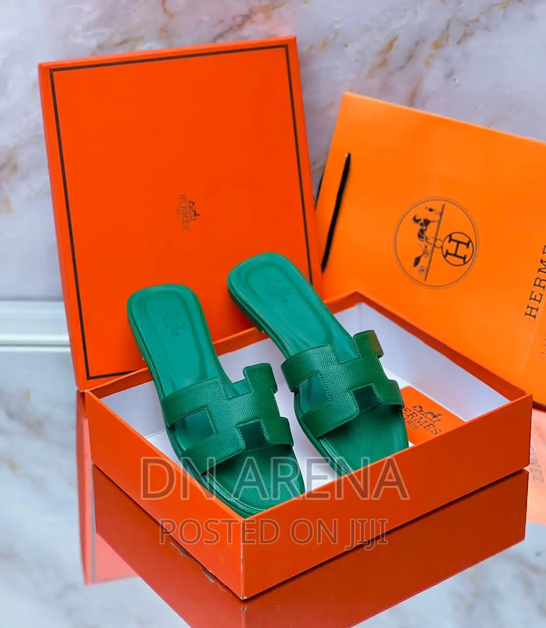 Auth Hermes Slippers in a Box