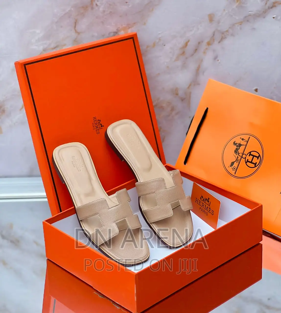 Auth Hermes Slippers in a Box