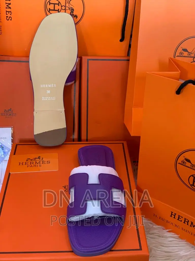 Auth Hermes Slippers in a Box
